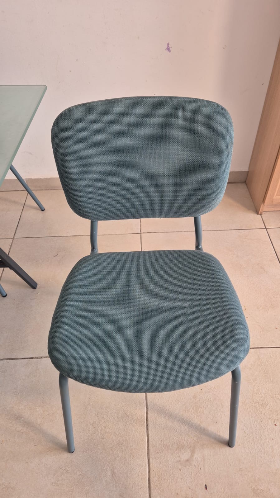 כיסא ארוחות אחרי ניקוי